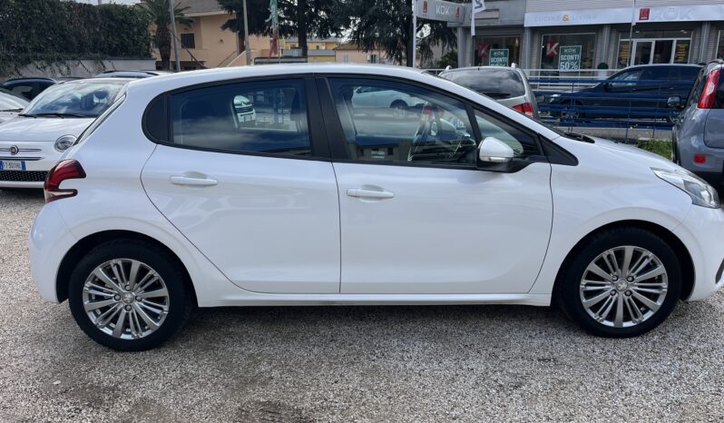 Peugeot 208 PureTech 82 5 porte Allure full