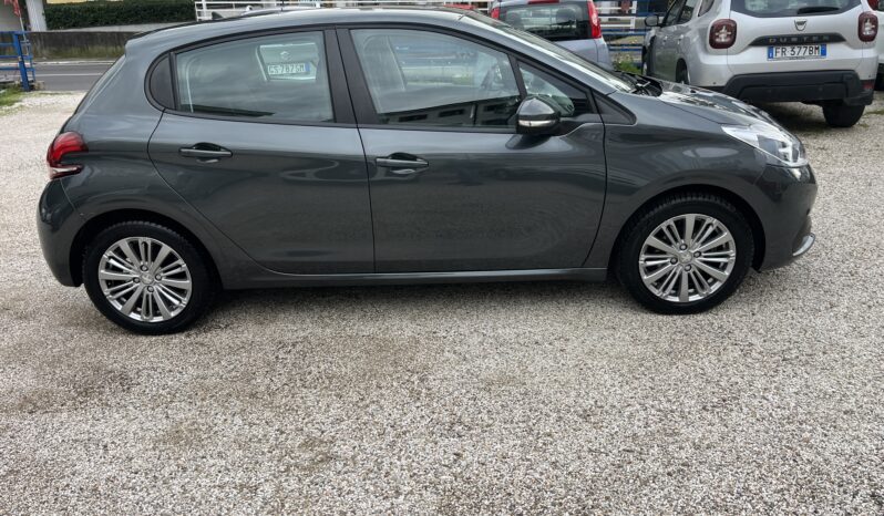 Peugeot 208 PureTech 82 5 porte Allure full